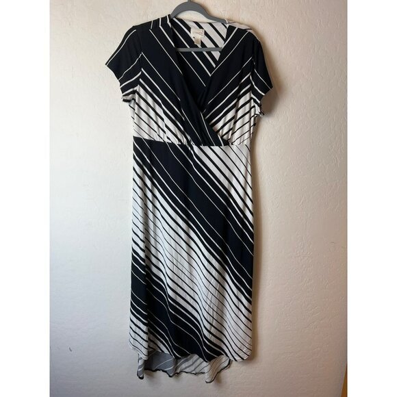Chicos Sz 2 (US 12) White Black Bias Striped Maxi Dress Faux Wrap Style - Picture 2 of 8
